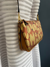 Lade das Bild in den Galerie-Viewer, MCM CROSSBODY
