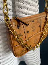 Lade das Bild in den Galerie-Viewer, MCM AREN BAG
