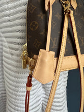 Lade das Bild in den Galerie-Viewer, LOUIS VUITTON ALMA RUCKSACK
