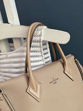 Lade das Bild in den Galerie-Viewer, LOUIS VUITTON W TOTE
