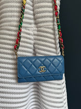Lade das Bild in den Galerie-Viewer, CHANEL RIBBON LONG WOC
