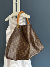 Lade das Bild in den Galerie-Viewer, LOUIS VUITTON ARTSY GM
