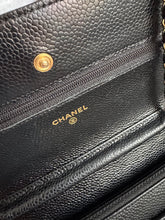 Lade das Bild in den Galerie-Viewer, CHANEL WOC
