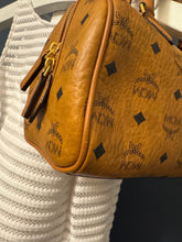 Lade das Bild in den Galerie-Viewer, MCM BOSTON BAG
