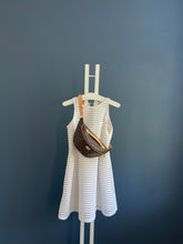Lade das Bild in den Galerie-Viewer, LOUIS VUITTON BUMBAG
