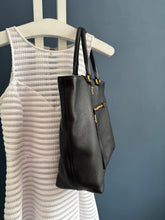 Lade das Bild in den Galerie-Viewer, PRADA VITELLO DAINO SHOPPER
