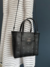 Lade das Bild in den Galerie-Viewer, MCM TONI SHOPPER

