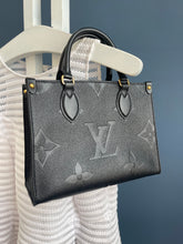 Lade das Bild in den Galerie-Viewer, LOUIS VUITTON ONTHEGO PM
