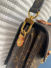Lade das Bild in den Galerie-Viewer, LOUIS VUITTON MÉTIS

