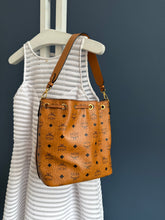 Lade das Bild in den Galerie-Viewer, MCM BEUTEL
