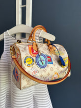Lade das Bild in den Galerie-Viewer, LOUIS VUITTON SPEEDY SOFT FLIGHT COLLECTION
