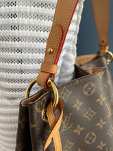 Lade das Bild in den Galerie-Viewer, LOUIS VUITTON GRACEFUL MM
