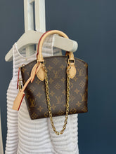 Lade das Bild in den Galerie-Viewer, LOUIS VUITTON LOCKIT BB
