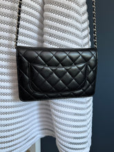 Lade das Bild in den Galerie-Viewer, CHANEL WOC
