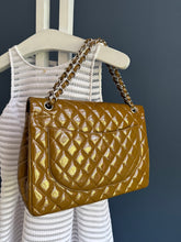 Lade das Bild in den Galerie-Viewer, CHANEL MAXI DOUBLE FLAP
