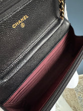 Lade das Bild in den Galerie-Viewer, CHANEL WOC
