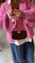 Lade das Bild in den Galerie-Viewer, LOUIS VUITTON MINI POCHETTE
