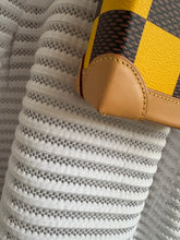 Lade das Bild in den Galerie-Viewer, LOUIS VUITTON NANO STRAMER BAG
