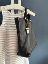 Lade das Bild in den Galerie-Viewer, PRADA VITELLO DAINO SHOPPER
