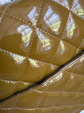 Lade das Bild in den Galerie-Viewer, CHANEL MAXI DOUBLE FLAP
