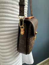 Lade das Bild in den Galerie-Viewer, LOUIS VUITTON MÉTIS
