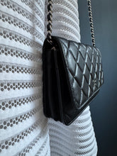 Lade das Bild in den Galerie-Viewer, CHANEL WOC
