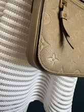 Lade das Bild in den Galerie-Viewer, LOUIS VUITTON MÉTIS EMPREINTE
