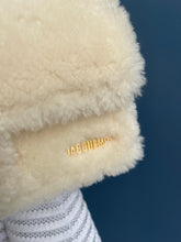 Lade das Bild in den Galerie-Viewer, JACQUEMUS LE BAMBIDOU
