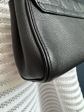 Lade das Bild in den Galerie-Viewer, LOUIS VUITTON SAINT GERMAIN BB
