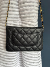 Lade das Bild in den Galerie-Viewer, CHANEL WOC
