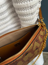 Lade das Bild in den Galerie-Viewer, MCM CROSSBODY
