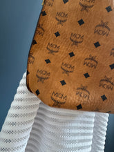 Lade das Bild in den Galerie-Viewer, MCM DIAMOND RUCKSACK
