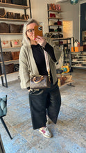 Lade das Bild in den Galerie-Viewer, LOUIS VUITTON SPEEDY 20 MIT SCHULTERRIEMEN
