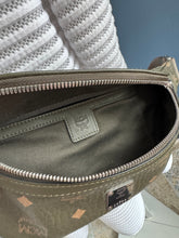 Lade das Bild in den Galerie-Viewer, MCM GÜRTELTASCHE
