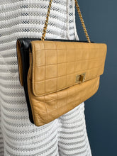 Lade das Bild in den Galerie-Viewer, CHANEL 2.55 DOUBLE CLUTCH
