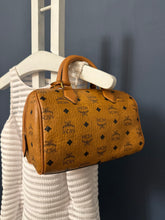 Lade das Bild in den Galerie-Viewer, MCM BOSTON BAG
