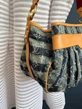 Lade das Bild in den Galerie-Viewer, LOUIS VUITTON RAYÉ PORTE EPAULE MM
