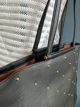 Lade das Bild in den Galerie-Viewer, MCM CLAUDIA SHOPPER

