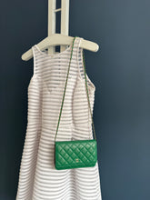 Lade das Bild in den Galerie-Viewer, CHANEL WOC

