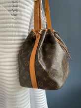 Lade das Bild in den Galerie-Viewer, LOUIS VUITTON NOÉ PETIT
