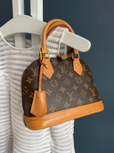 Lade das Bild in den Galerie-Viewer, LOUIS VUITTON ALMA BB
