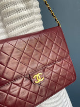 Lade das Bild in den Galerie-Viewer, CHANEL TIMELESS
