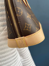 Lade das Bild in den Galerie-Viewer, LOUIS VUITTON ALMA BB
