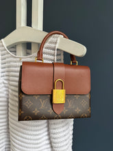 Lade das Bild in den Galerie-Viewer, LOUIS VUITTON LOCKY BB
