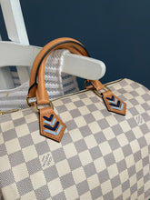 Lade das Bild in den Galerie-Viewer, LOUIS VUITTON SPEEDY 30 MIT SCHULTERRIEMEN
