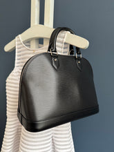 Lade das Bild in den Galerie-Viewer, LOUIS VUITTON ALMA PM
