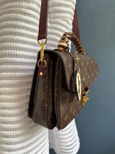 Lade das Bild in den Galerie-Viewer, LOUIS VUITTON MÉTIS
