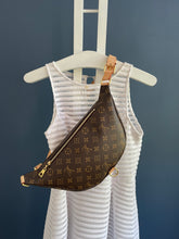 Lade das Bild in den Galerie-Viewer, LOUIS VUITTON BUMBAG
