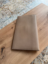 Lade das Bild in den Galerie-Viewer, YSL CLUTCH
