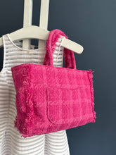 Lade das Bild in den Galerie-Viewer, CHANEL TWEED SHOPPER

